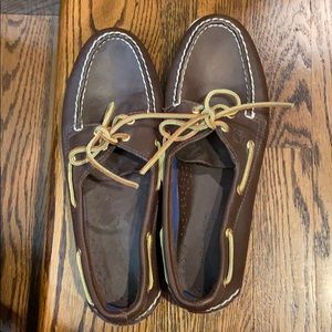 Sperry original topsider boat shoes.